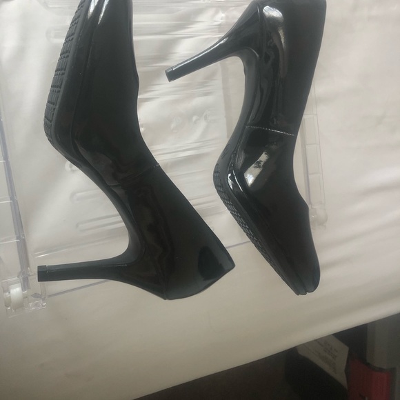 Black patent platform heels. - Picture 2 of 5